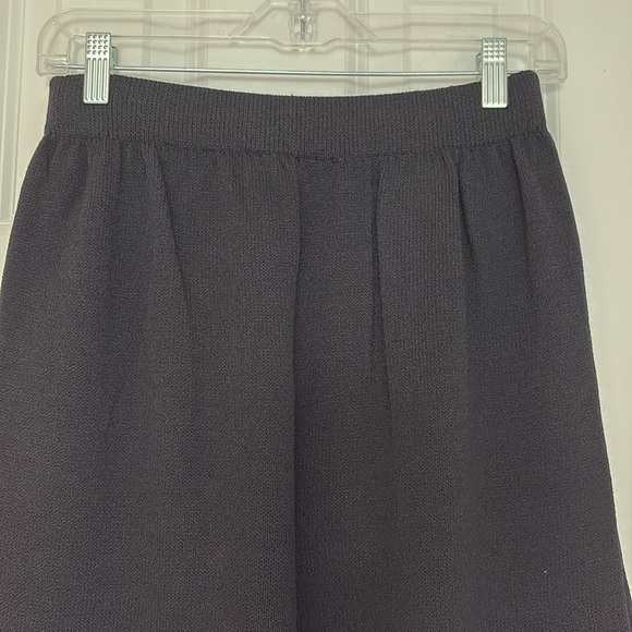 St. John Luxury Brand Black High-Waisted Timeless Knit Pants. EUC - Picture 8 of 10